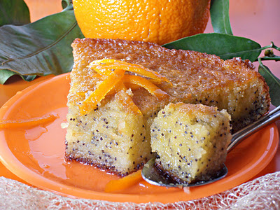 Tarta insiropata cu portocale si mac