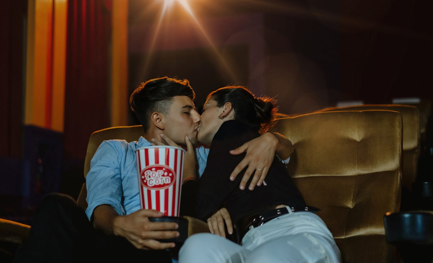 Cum influenteaza filmele pentru adulti relatia de cuplu