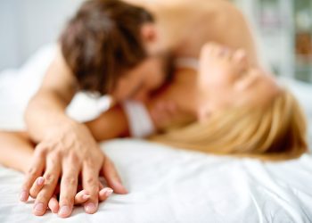 Cum sa-ti faci iubita sa-si doreasca mai mult sex