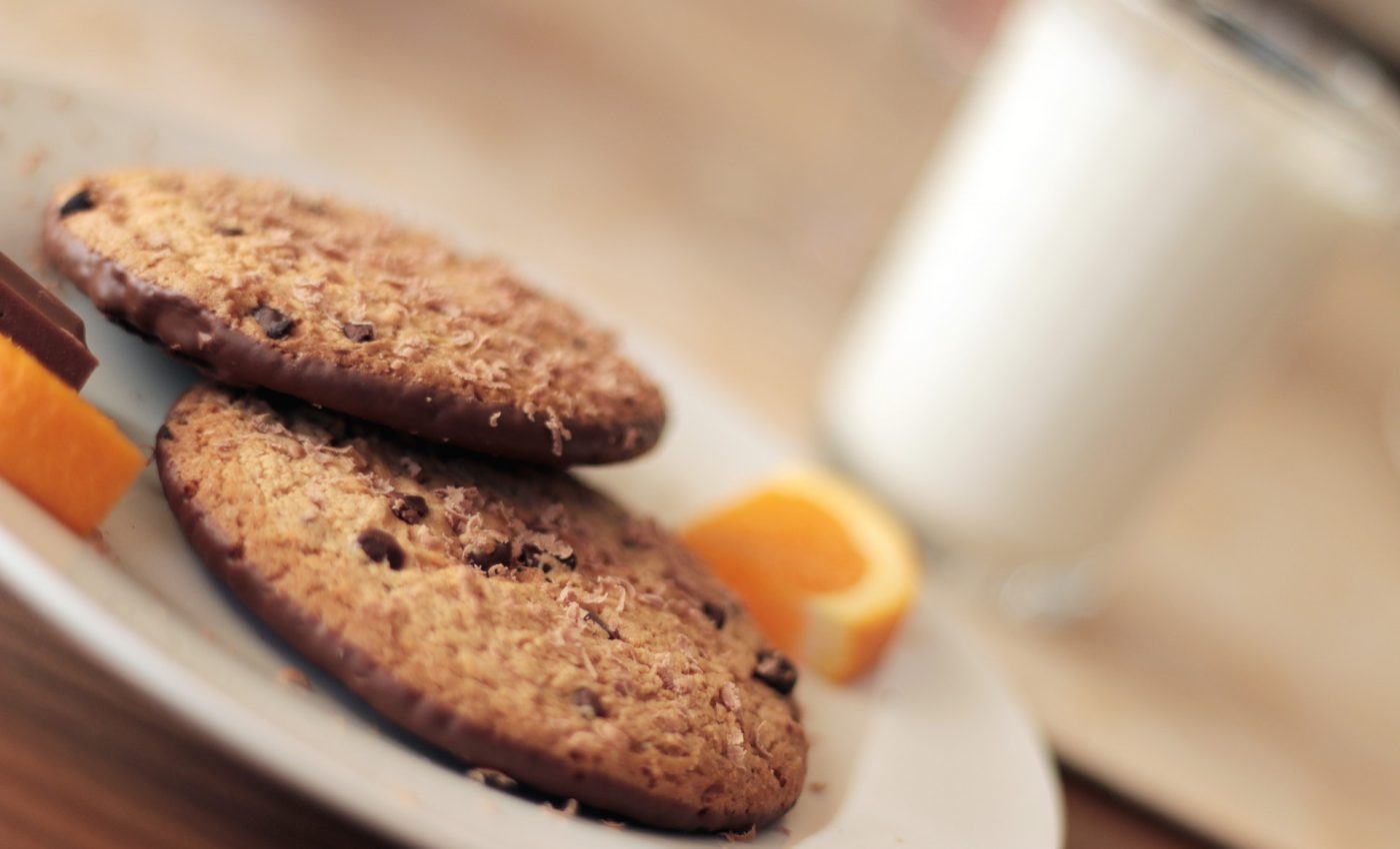 biscuiti cu cacao - sfatulparintilor.ro - pixabay_com - cookies-snack-brownies