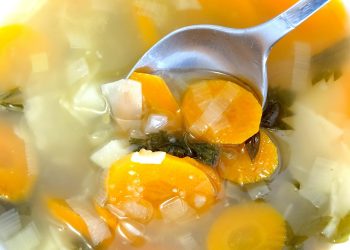 supa de curcan - sfatulparintilor.ro - pixabay_com - vegetable-soup-445160_1920