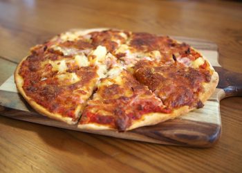 pizza cu blat subtire - sfatulparintilor.ro - pixabay_com -522485_1920