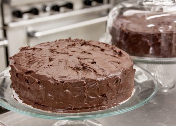 tort cu crema de ciocolata - sfatulparintilor.ro - pixabay_com - chocolate-1121356_1920