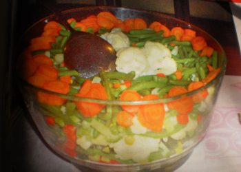 Salata de legume fierte
