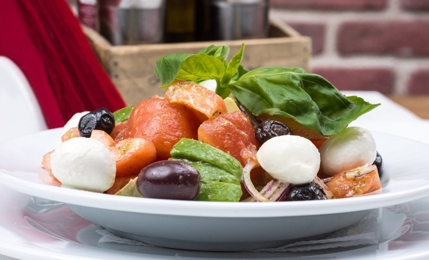 salata de pui cu masline - sfatulparintilor.ro - pixabay_com - italian-salad-2156729_1920