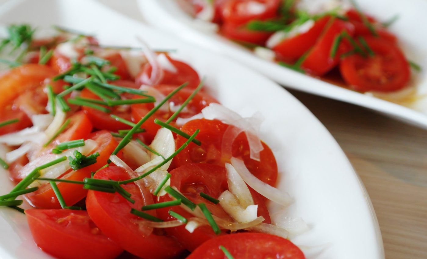 Salata de legume - sfatulparintilor.ro - pixabay-com - tomato-1207570_1920