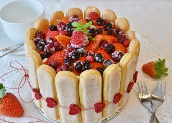 Tort de fructe - sfatulparintilor.ro - pixabay_com - strawberry-pie-3140025_1920