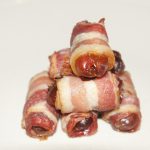 Retetele Gospodinei Corporatiste: Carnaciori lipiciosi inveliti in bacon