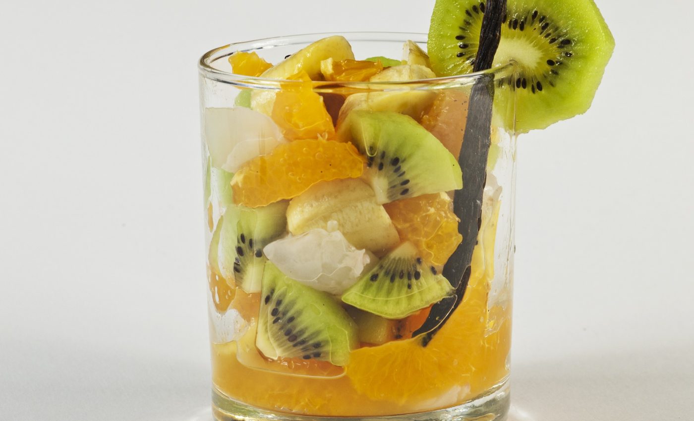 Cocktail cu ananas kiwi si banane - sfatulparintilor.ro - pixabay_com - fruits-1659168_1920