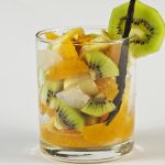Cocktail cu ananas, kiwi si banane