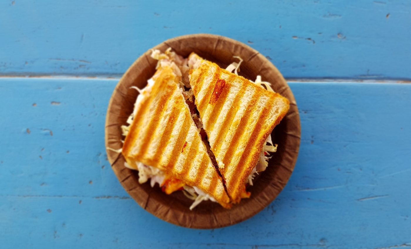 Sandwich cu pui si ardei copt - sfatulparintilor.ro - pixabay_com - bread-1867208_1920