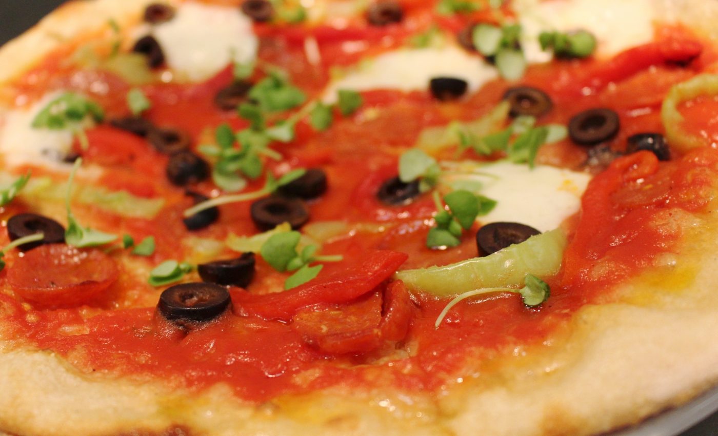 Pizza cu legume- sfatulparintilor.ro - pixabay_com - pizza-1381949_1920
