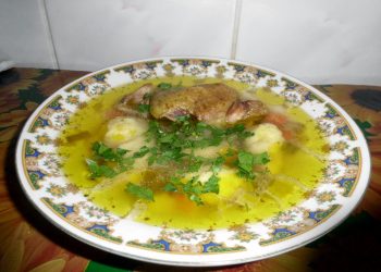 Supa de galuste cu carne de cocos de tara