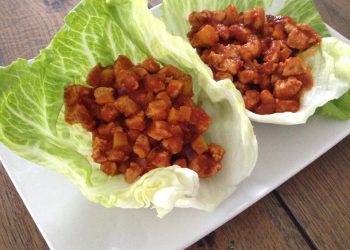 Tacos de curcan in salata iceberg warps