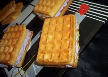 Waffles cu inghetata de afine