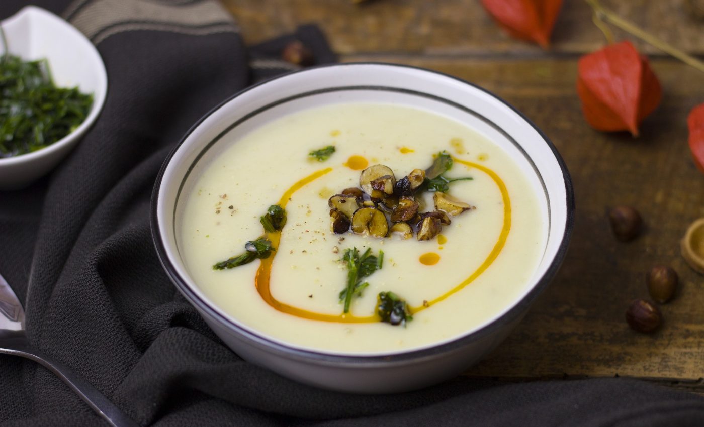Supă cremă de conopidă cu crutoane - sfatulparintilor.ro - pixabay_com - soup-5700592_1920