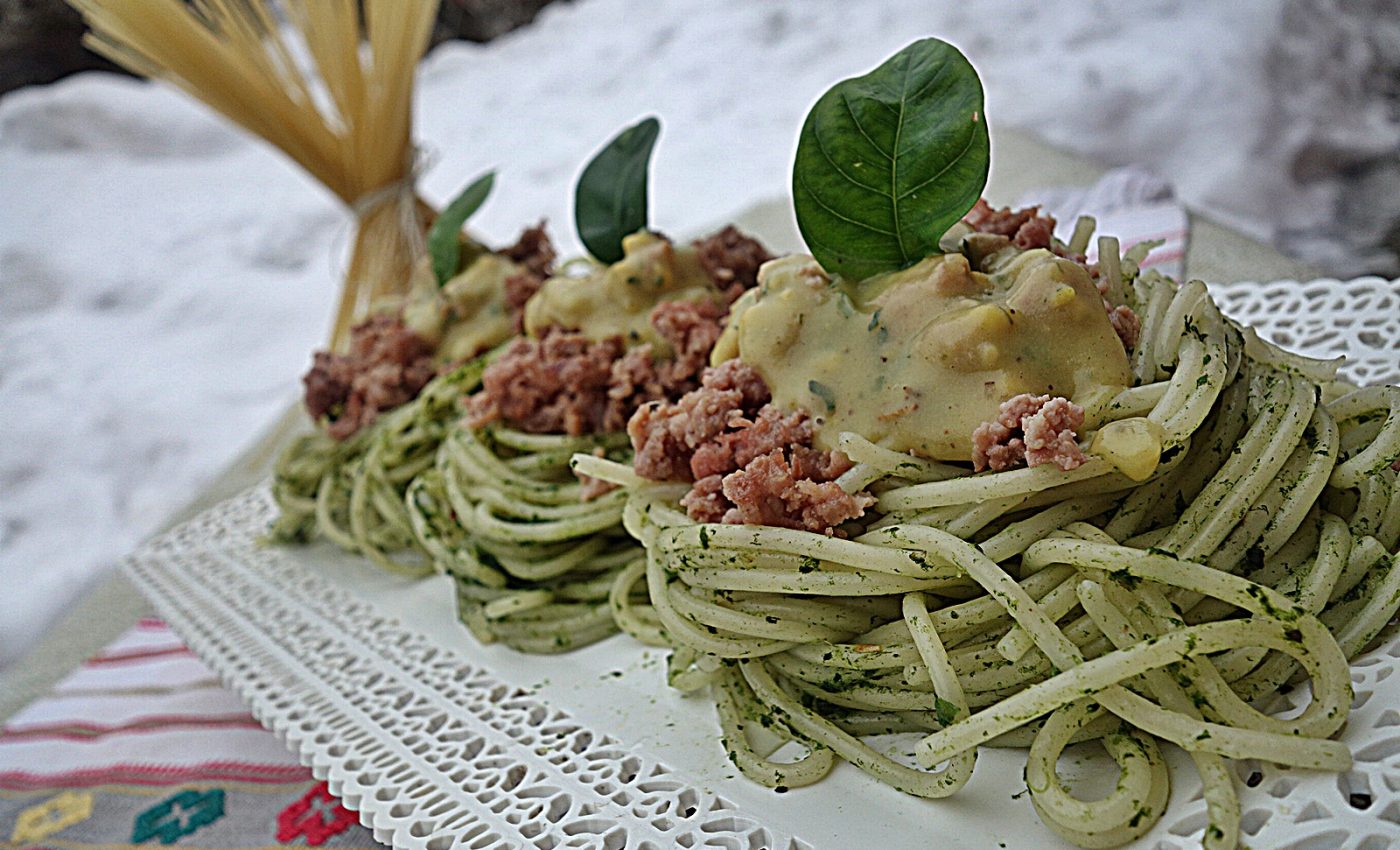 Spaghete Carbonara cu spanac si carne tocata