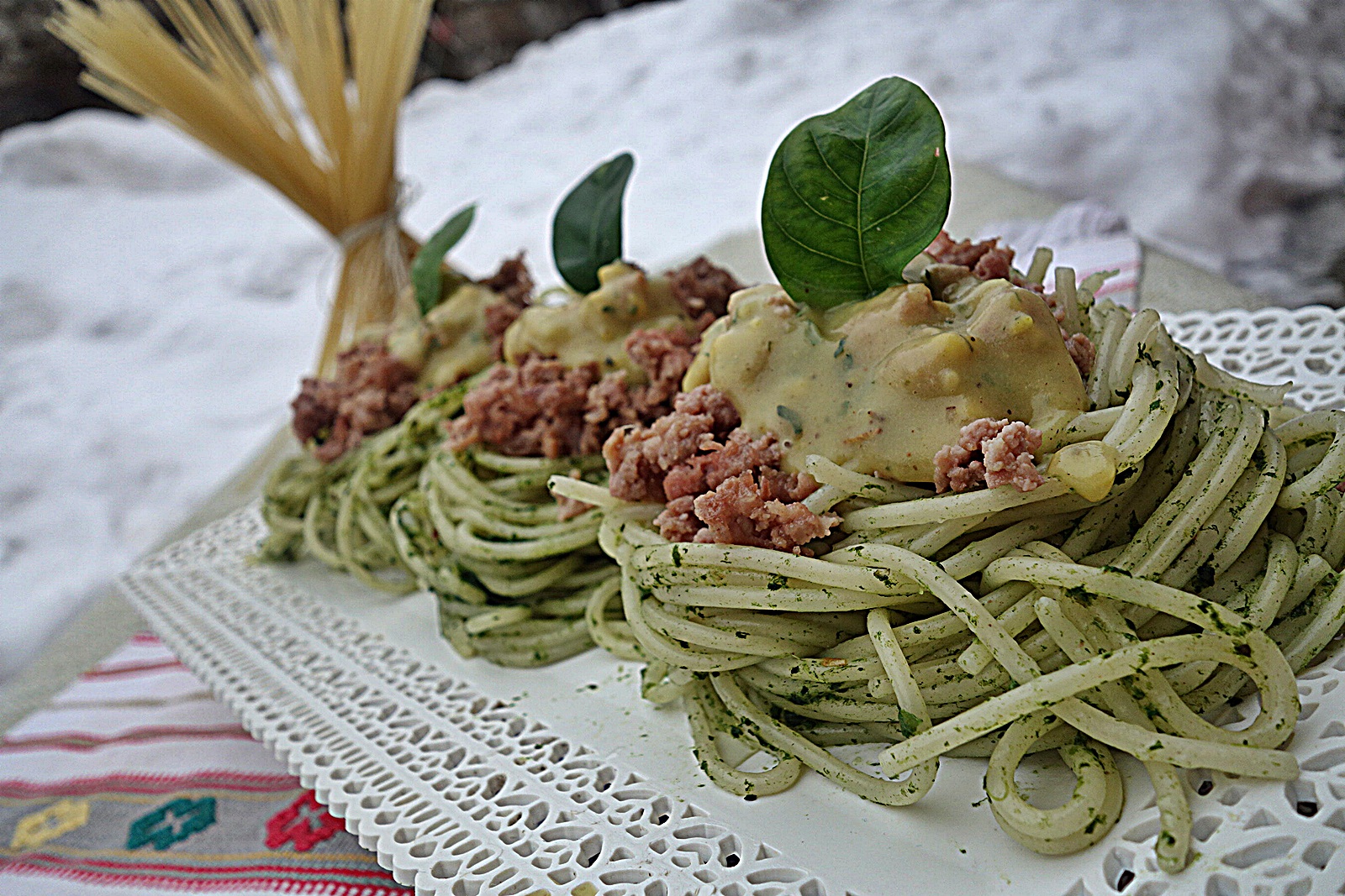 Spaghete Carbonara cu spanac si carne tocata