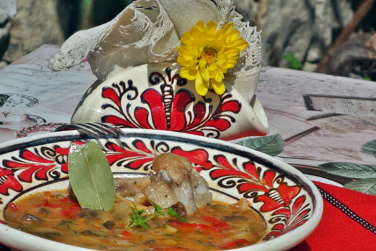 Tocana de ciuperci cu aripioare de pui Retetele Tale Tocana de ciuperci cu aripioare de pui Retetele Tale