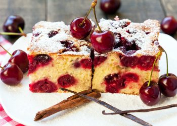 Prajitura cu visine/cirese