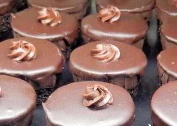 Amandine - sfatulparintilor.ro - pixabay_com - mini-chocolate-cakes-774677_1920