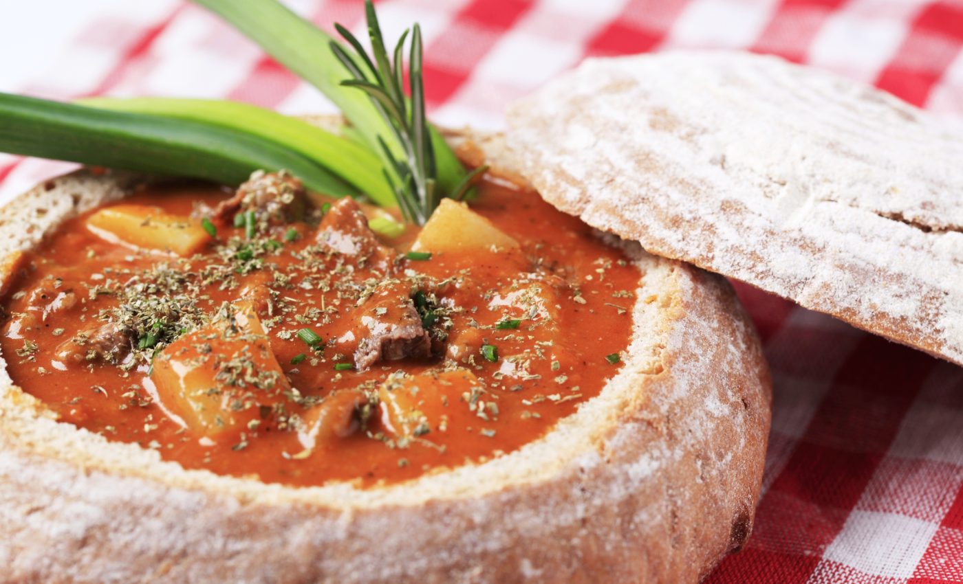 Mancarica de ciuperci sub capac de paine