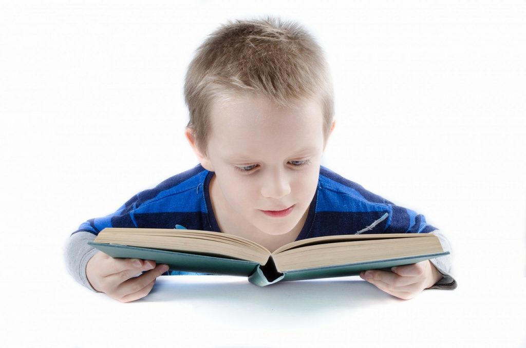 Importanţa imaginii de sine la copii - sfatulparintilor.ro - pixabay_com - read-316507_1280