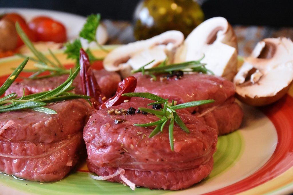 Dieta hiperproteica - sfatulparintilor.ro - pixabay-com - steak-1766894_1920