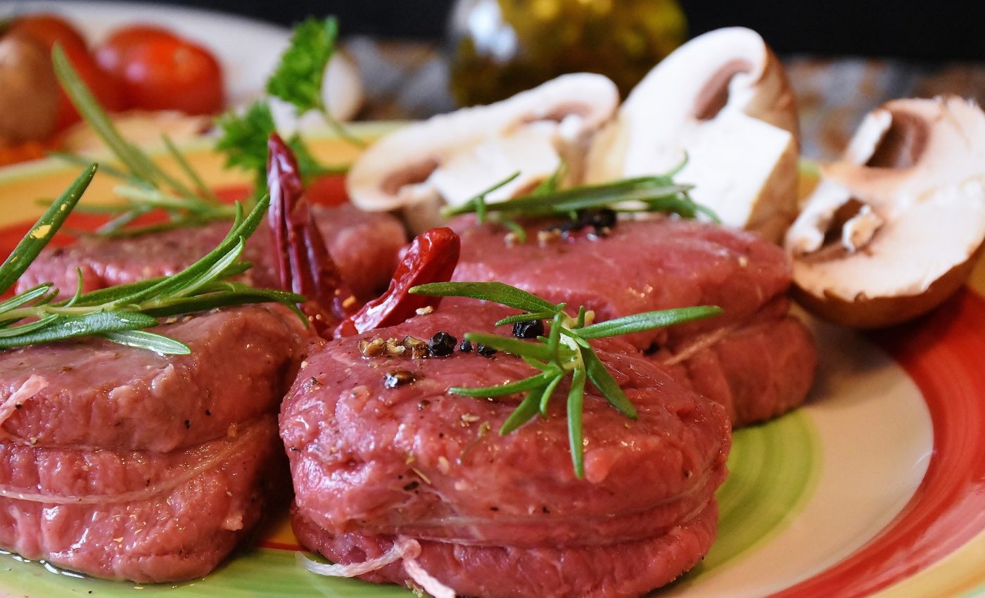 Dieta hiperproteica - sfatulparintilor.ro - pixabay-com - steak-1766894_1920
