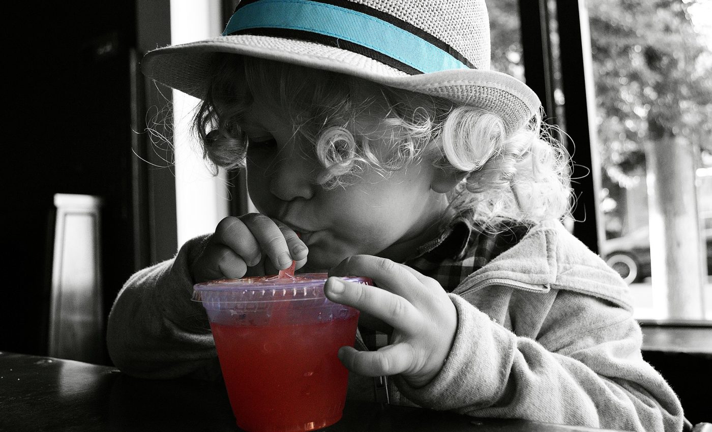 cum să iei masa la restaurant cu copilul - sfatulparintilor.ro - pixabay_com - child-798740_1920