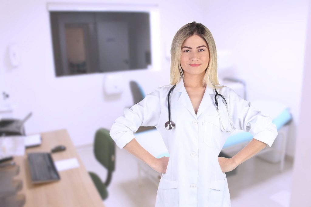 analize medicale pe care orice femeie trebuie să le facă - sfatulparintilor.ro - pixabay_com - woman-6018388_1920