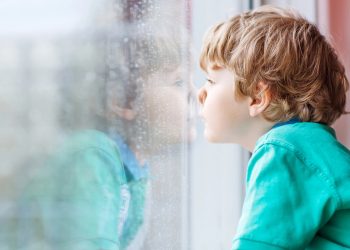 Cand este copilul pregatit sa ramana singur acasa