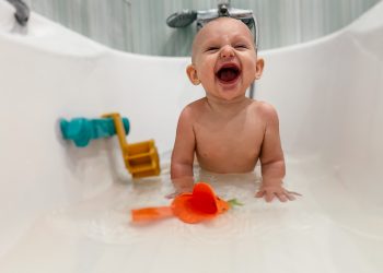 Suportul de baie pentru bebe