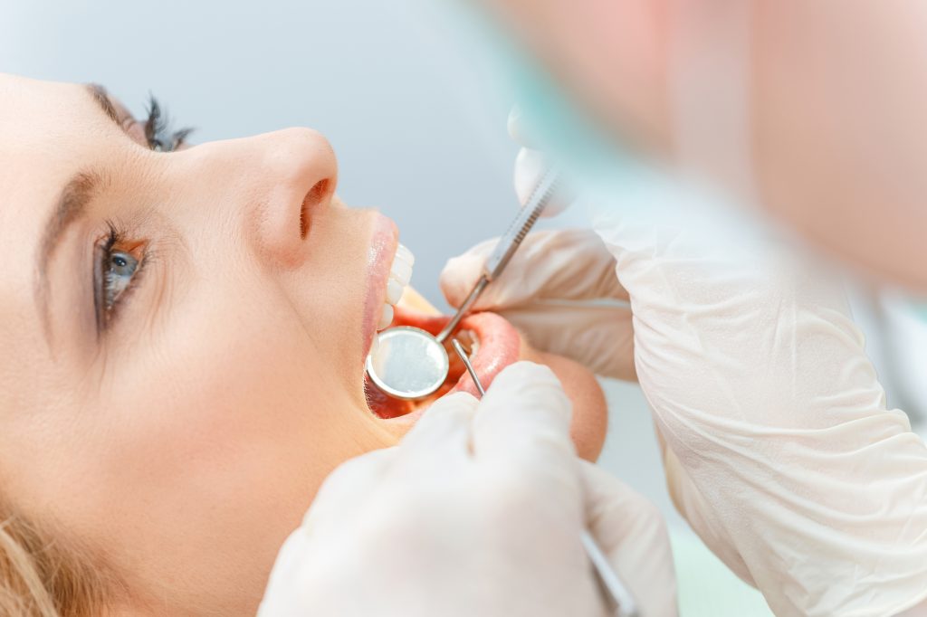 boli pe care dentistii le observa primii