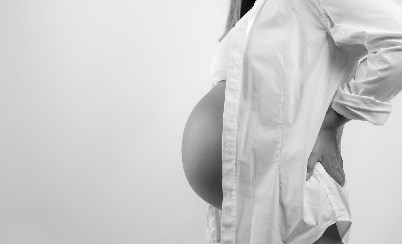 Probleme cu spatele in timpul sarcinii - sfatulparintilor.ro - pixabay-com - pregnant-1597889_1920