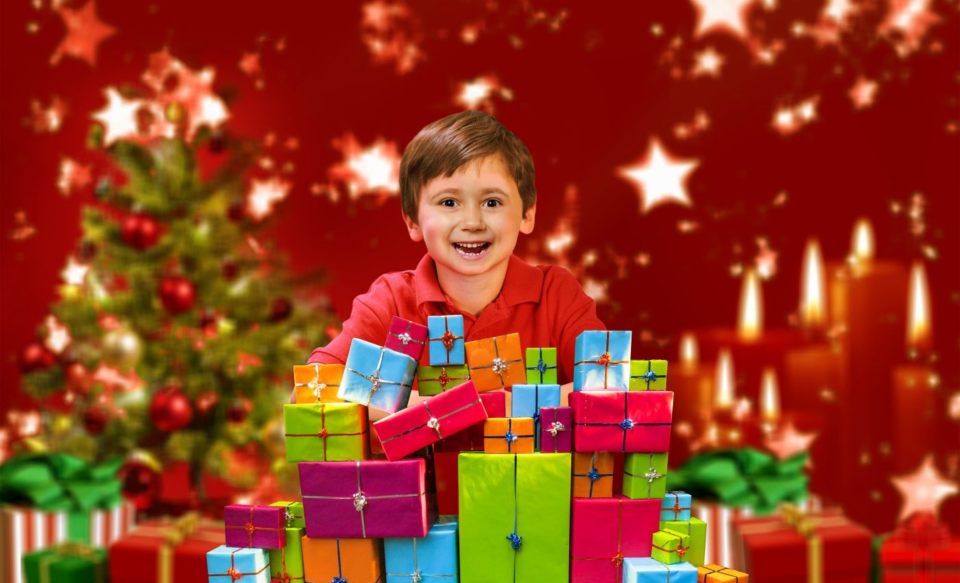 cadouri de craciun pentru familie - sfatulparintilor.ro - pixabay_com - christmas-3027730_1920