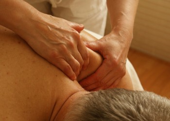 durere umar masaj - sfatulparintilor.ro - pixabay_com