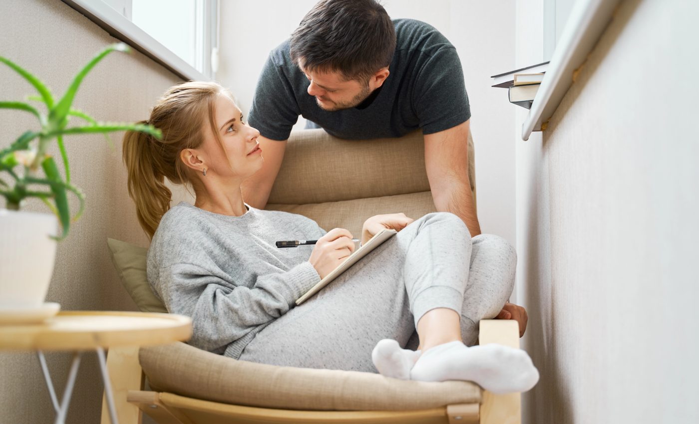 Ce sa faci cand traiesti cu un barbat introvertit