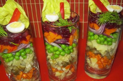 Salata ruseasca cu sos vinegrette sau tartar