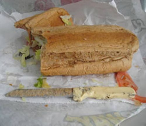 Disgusting-Objects-in-Fast-Food-04