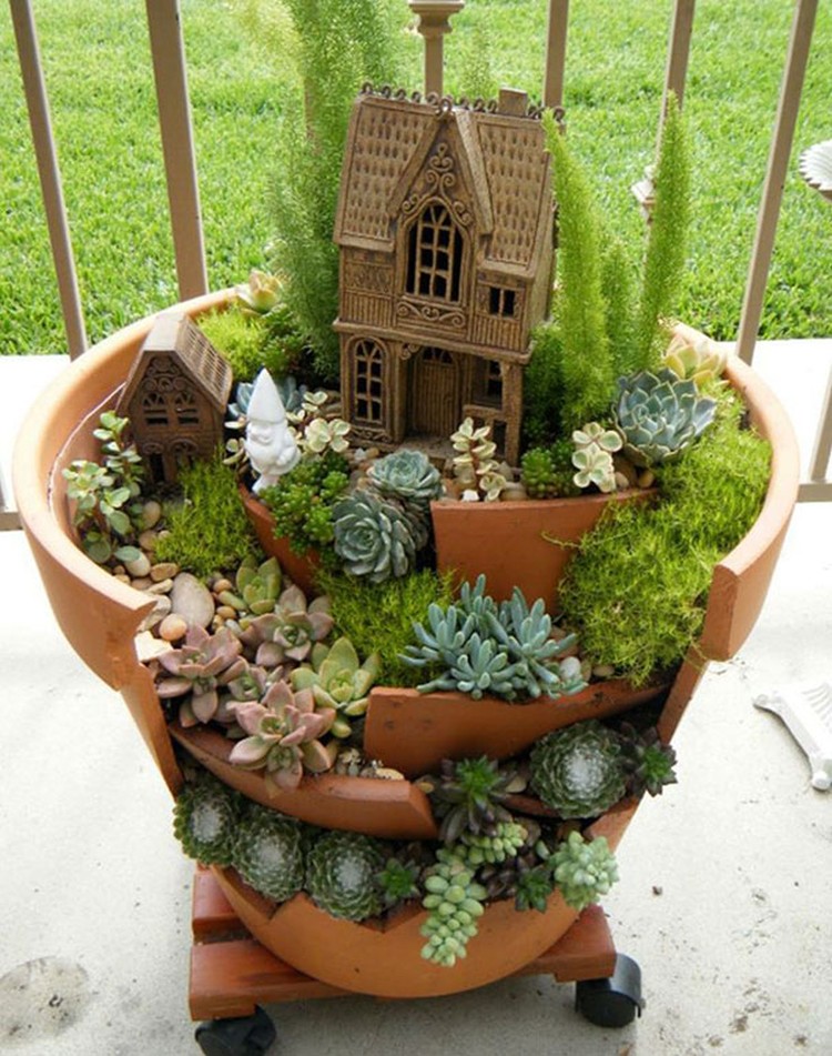 Turn-Broken-Pots-Into-Beautiful-Garden-DIY-13