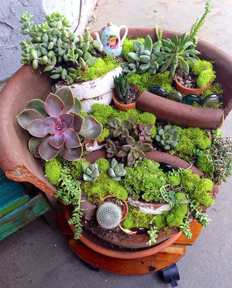 Turn-Broken-Pots-Into-Beautiful-Garden-DIY-15