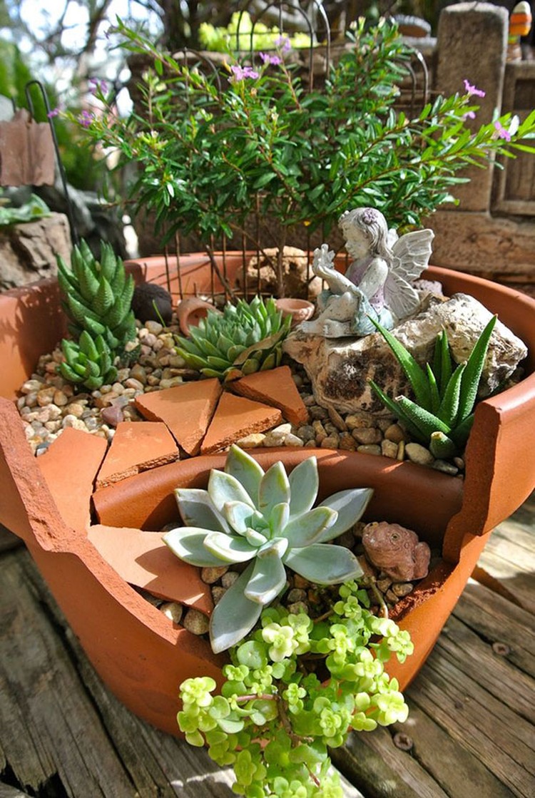 Turn-Broken-Pots-Into-Beautiful-Garden-DIY-16