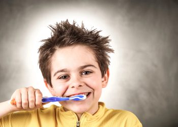 cum ne invatam copiii sa se spele pe dinti