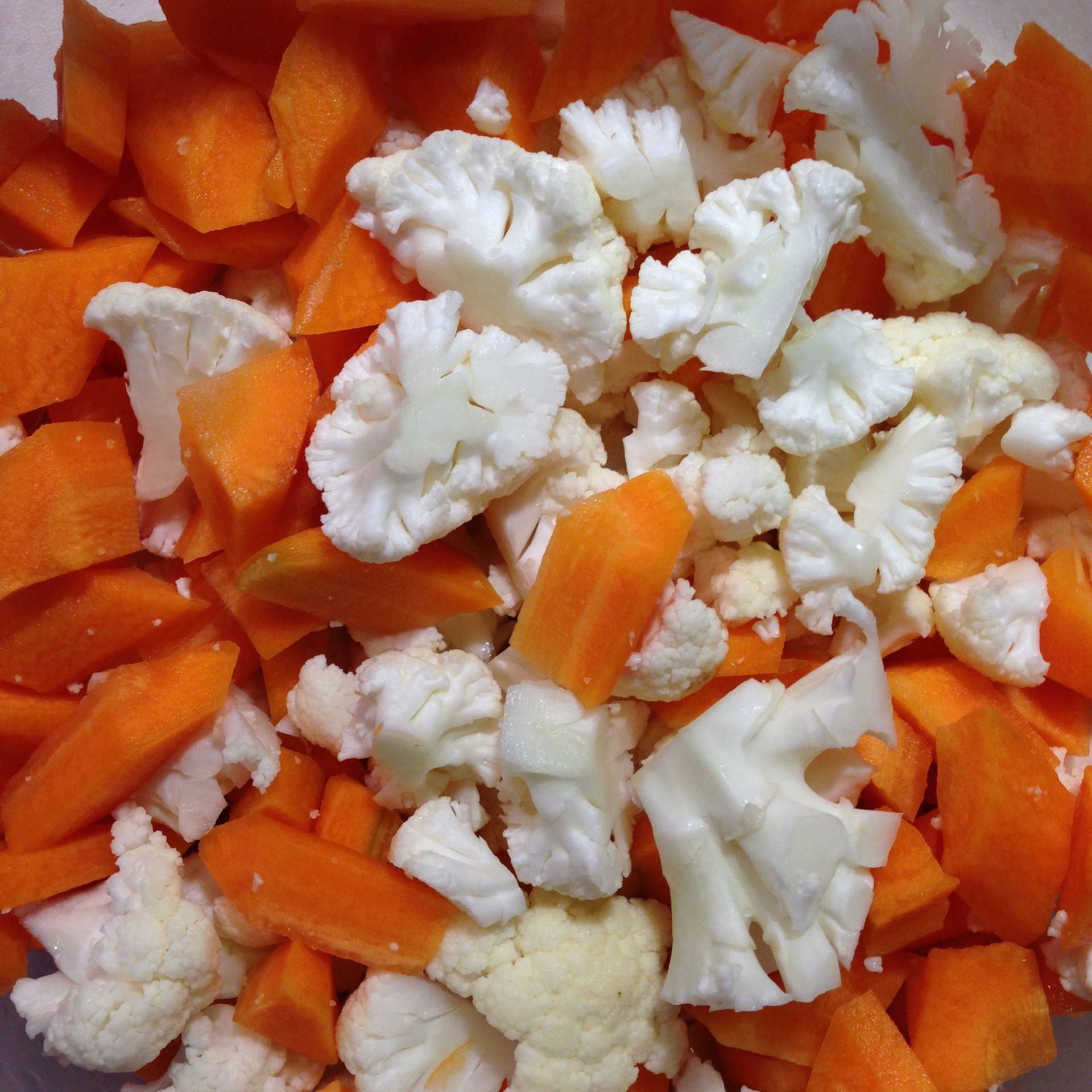 tocanita de conopida - sfatulparintilor.ro - pixabay_com = carrots-591034_1920