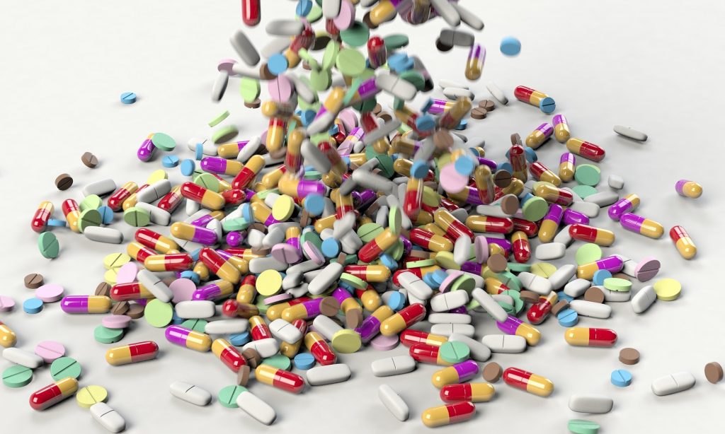 Combinatii letale de medicamente - sfatulparintilor.ro - pixabay_com - pills-3673645_1920
