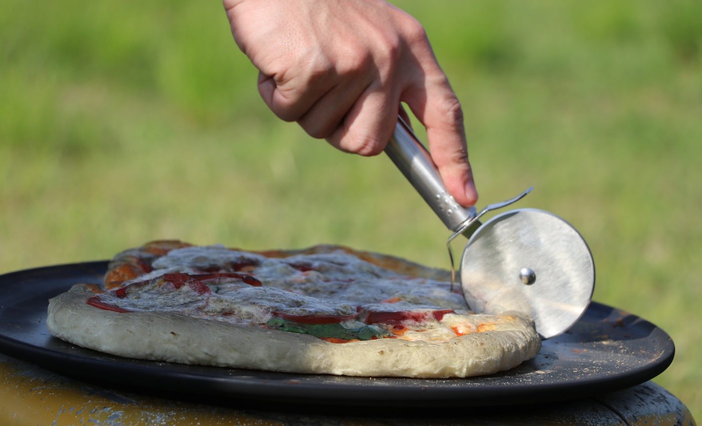 rola de taiat pizza = sfatulparintilor.ro - pixabay_com - pizza-2444278_1920