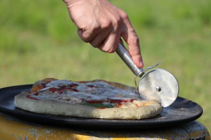 rola de taiat pizza = sfatulparintilor.ro - pixabay_com - pizza-2444278_1920