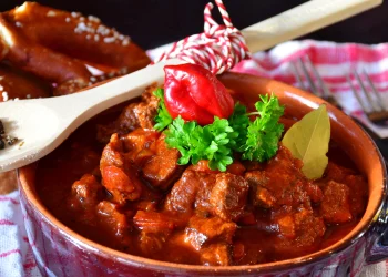gulas cu carne de porc - sfatulparintilor.ro - piqsels.com-id-spuxg