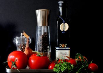 idei simple sa pastrezi alimentele - sfatulparintilor.ro - pixabay__com - olive-oil-346997_1920